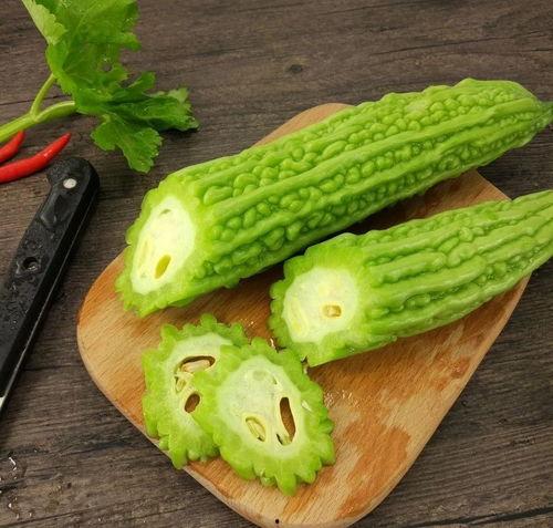 吃瓜洗都不洗的贵州网红,贵州网红“吃瓜洗都不洗”现象揭秘