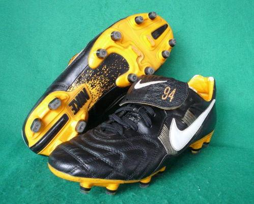 足球鞋最新爆料视频,最新爆料视频带你领略尖端科技与时尚设计  第2张